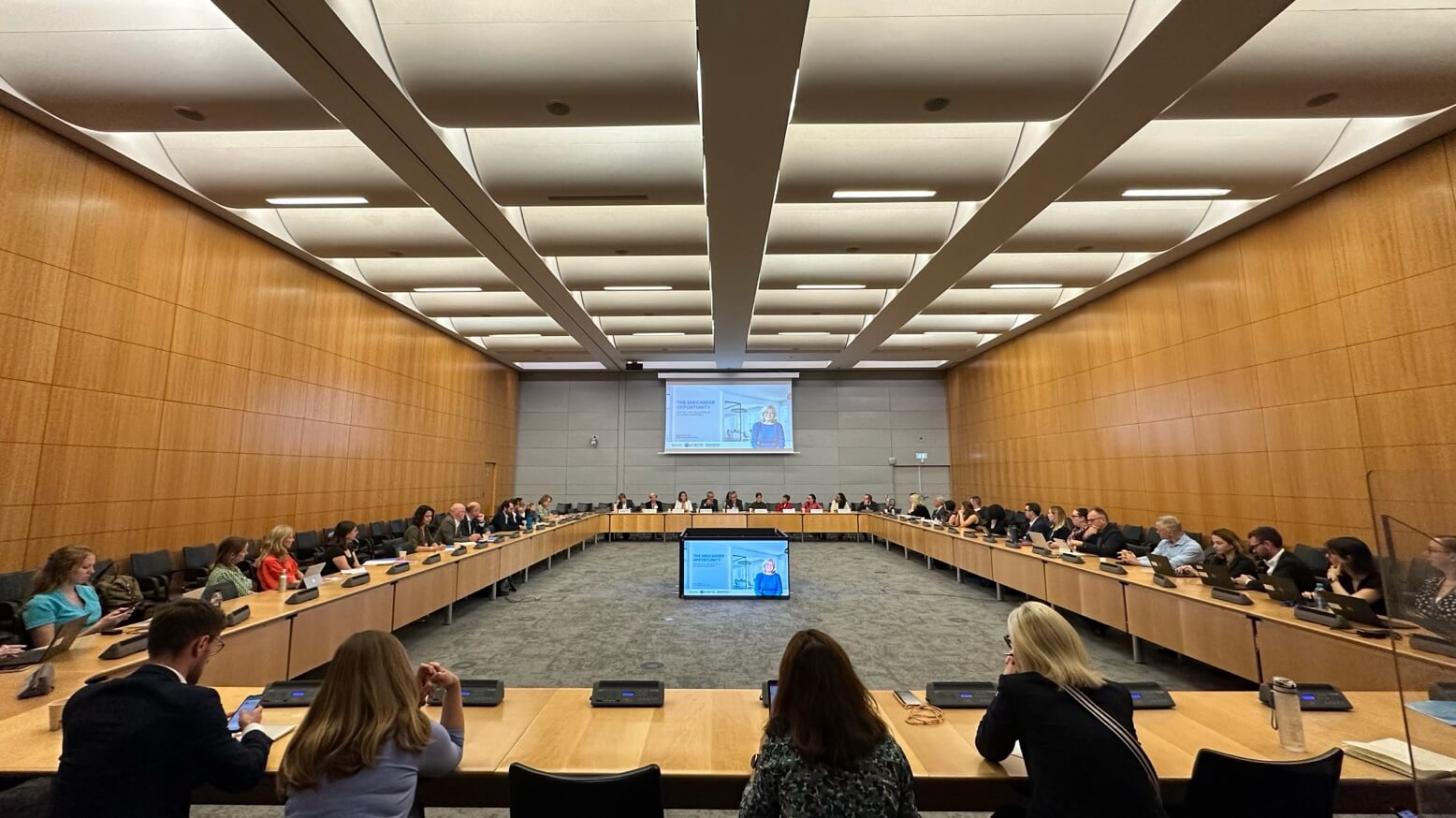 Generation and OECD Convene Policy Makers And Experts Around “The Midcareer Opportunity”